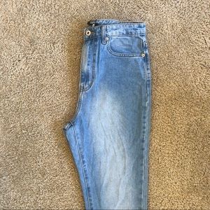 NWT High Waisted Light Wash Mom Jean